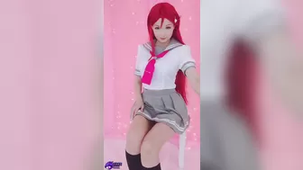 MV_Crush Playful doll