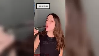 Luna_raise incredible shows off gorgeous boobs