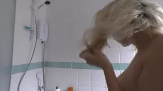 ManyVids.com Bad_Dolly busty chick masturbates shaved pussy