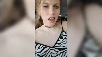 Izzy Wilde  vicious girl relish fingers with herself