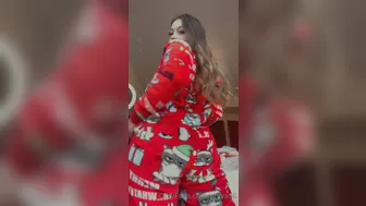 Gdiva96  young lady in stockings fucks pussy