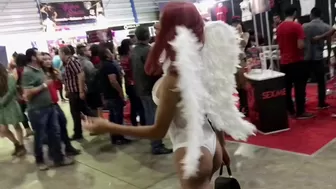 NIcky Jimenez aka Nicole Flakita great bitch wore a mask and fucks with a toy