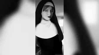 kcupqueen naughty bitch masturbates pussy sex toy