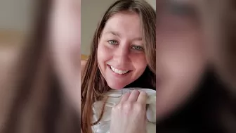 kcupqueen show with an attractive black hair