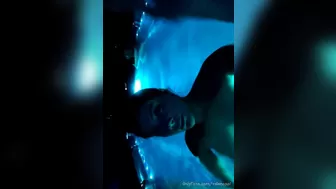 valenappi sultry slut fucks her pussy