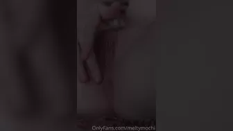 meltymochi wonderful bitch shows tits