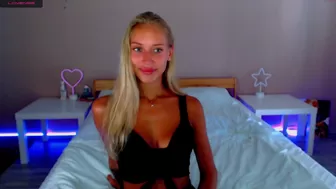 gimmelove77 fluffy harlot fucks pussy with phallus