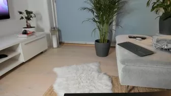 sophiesticated beauty sensually satisfies her pussy