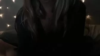 reneejax whore babe masturbates pussy