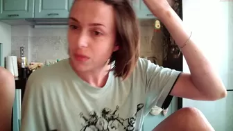 monika_and_max Curly woman