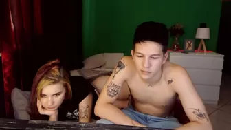 kira_kiro handjob and play with sex toys