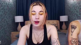 kira_kiro Busty female