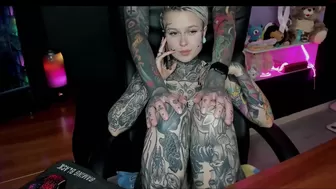 max69alexa curve with a hanging chest caresses the vagina