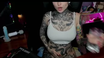 max69alexa wicked girl fingers her shaved holes