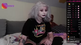 madelinexoxo666 cute busty bitch fingering