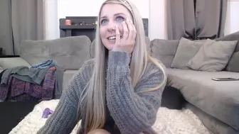 lunahillx insatiable confused caresses mammary glands