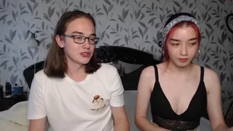 look_best tempting chick fingering pussy