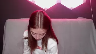 lilypa1mer dark haired babe fucks pussy