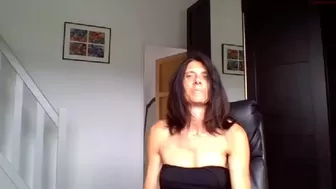 lilyofthevalley demonstratively masturbating on cam