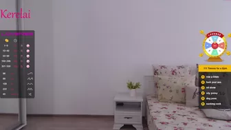 kerelai cute bitch masturbates with a vibrator