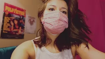 internet_famous tasty slut fucks herself with dildos