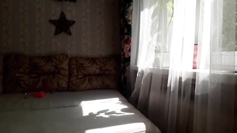 ххх показывает что у нее между ног