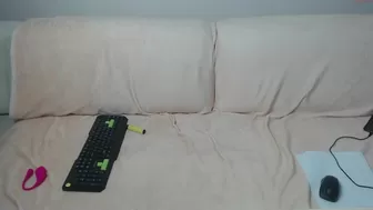 _love_daddys cute busty bitch fingering