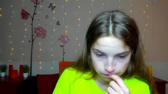 ameliabond busty bitch fucks her shaved pussy