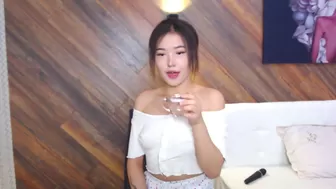 aeri_lee a bitch eating a banana