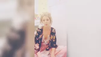 elenakoshkaxoxo shrewd passion passionately masturbating cunt