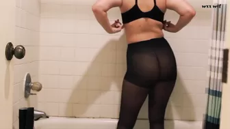 Pissing in Pantyhose_LilyEagleman_1080p