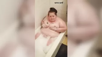 SSBBW gets Dirty while taking a Bubble Bath_MzPuddlez_1080p
