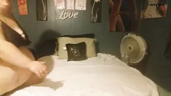 SSBBW with Huge Ass and Tummy Struggles Rolling on the Bed_leahloolabelle_1080p