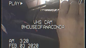 Anaconda Noire onlyfans fun with a toy