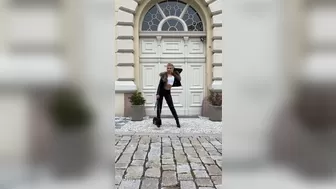 slavenagoddess great girl fucks shaved cunt