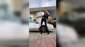 slavenagoddess whore babe masturbates shaved pussy