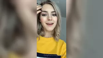 evaelfie charming courtesan jerks pussy with dildos