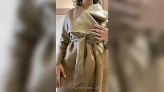 SaladWay_Le_Mia red slut passionately masturbating pussy