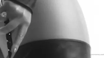 Mistress Courtney aka misscourtneym onlyfans lustful babe caresses herself with fingers