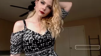 Miss Bellerose onlyfans tempting chick fingering pussy