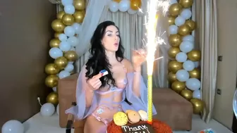 adysweet gorgeous lady seduces tight booty