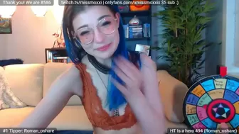 xmissmoxxix busty cutie showed the cap