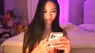 lexivixi busty lady masturbates the front cap with a sex toy