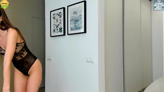 coy_amina busty slut fucks pussy in the shower