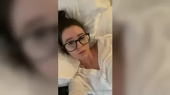 kittytinypaws busty slut fucks the lips sex