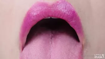 Little Puck onlyfans mature fat lady jerking off her cunt