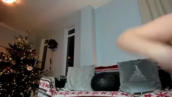 x_lily_x busty slut jerks off and cums