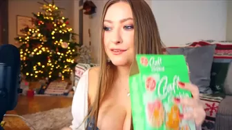 x_lily_x demonstratively masturbating on cam