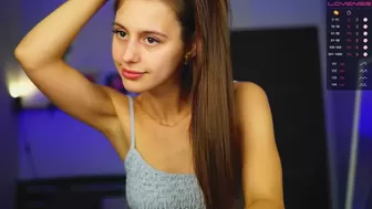 plump_bums busty bitch massages her pussy and nipples
