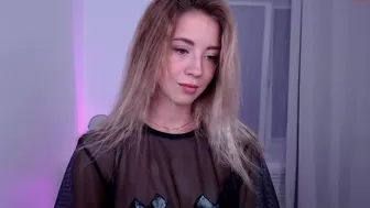 emmi_rosee busty slut jerks off and cums